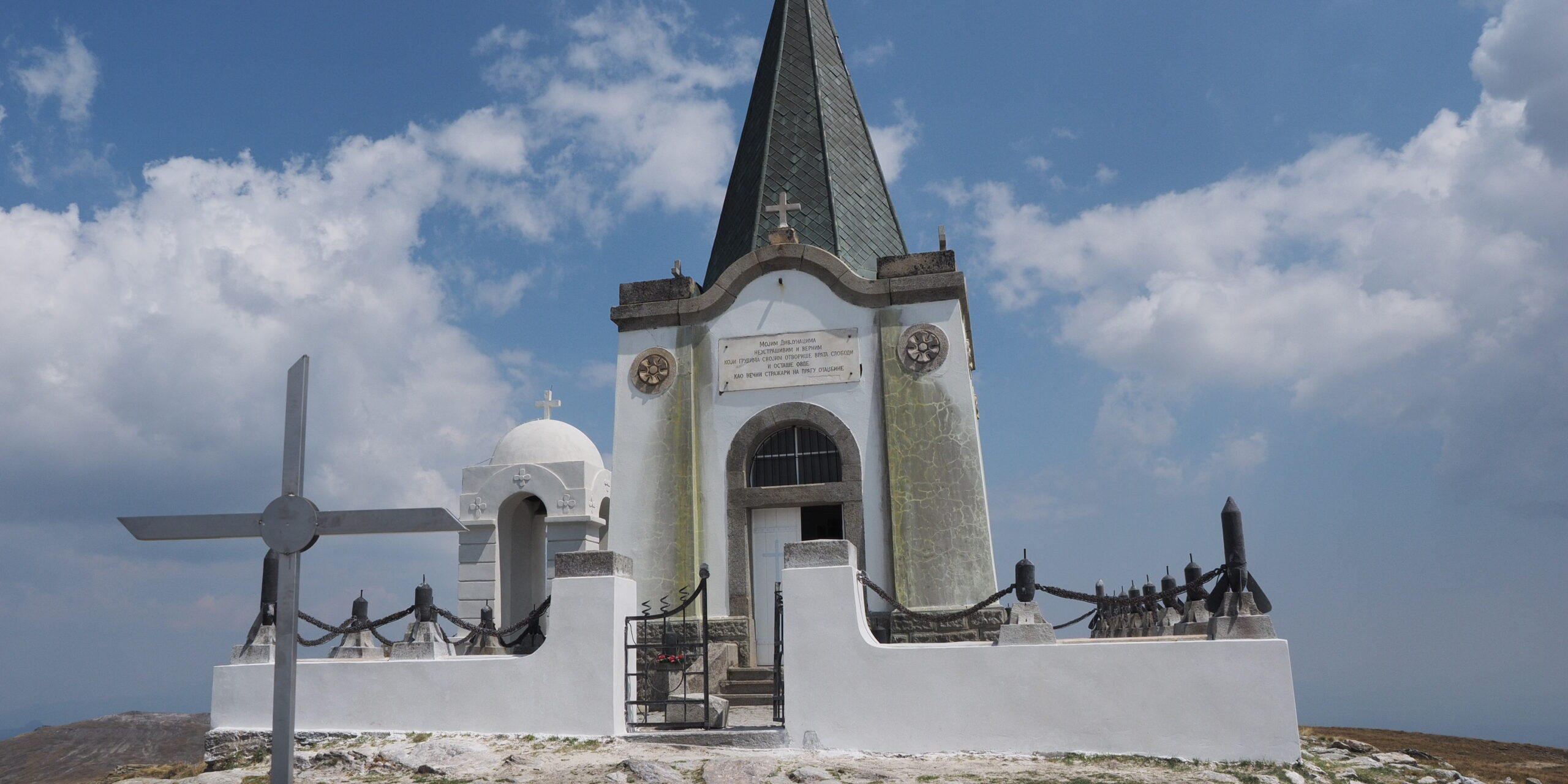 Kapela Svetog Petra i Pavla na Kajmakčalanu - izvor: Wikipedia